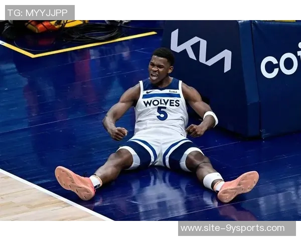 爱德华兹第三节狂轰21分全场最高35分助球队取得胜利表现惊艳